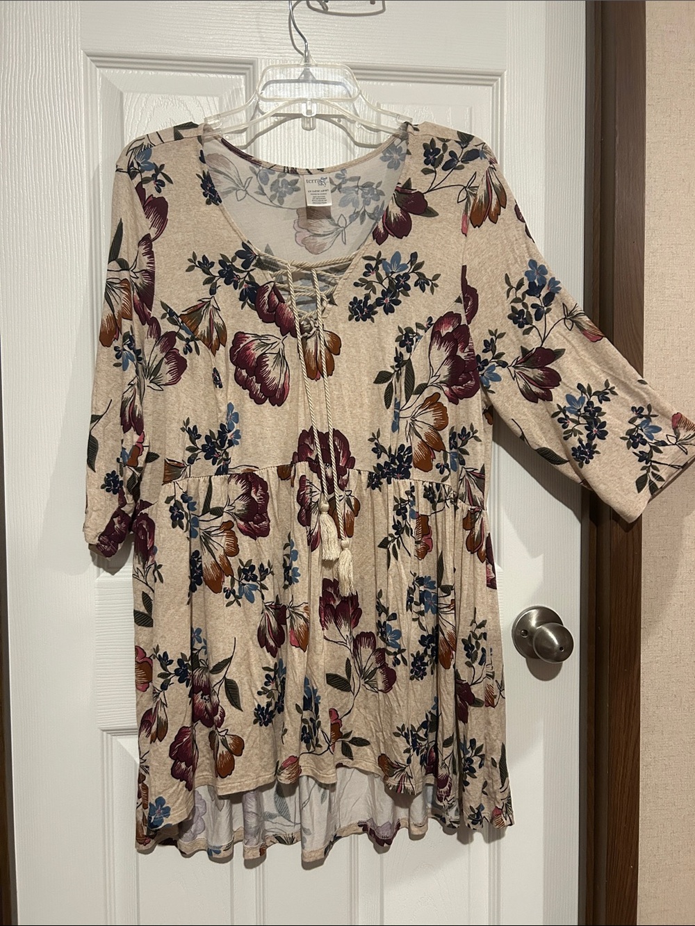 Floral Lace-Up Peasant Top - terra sky 1x